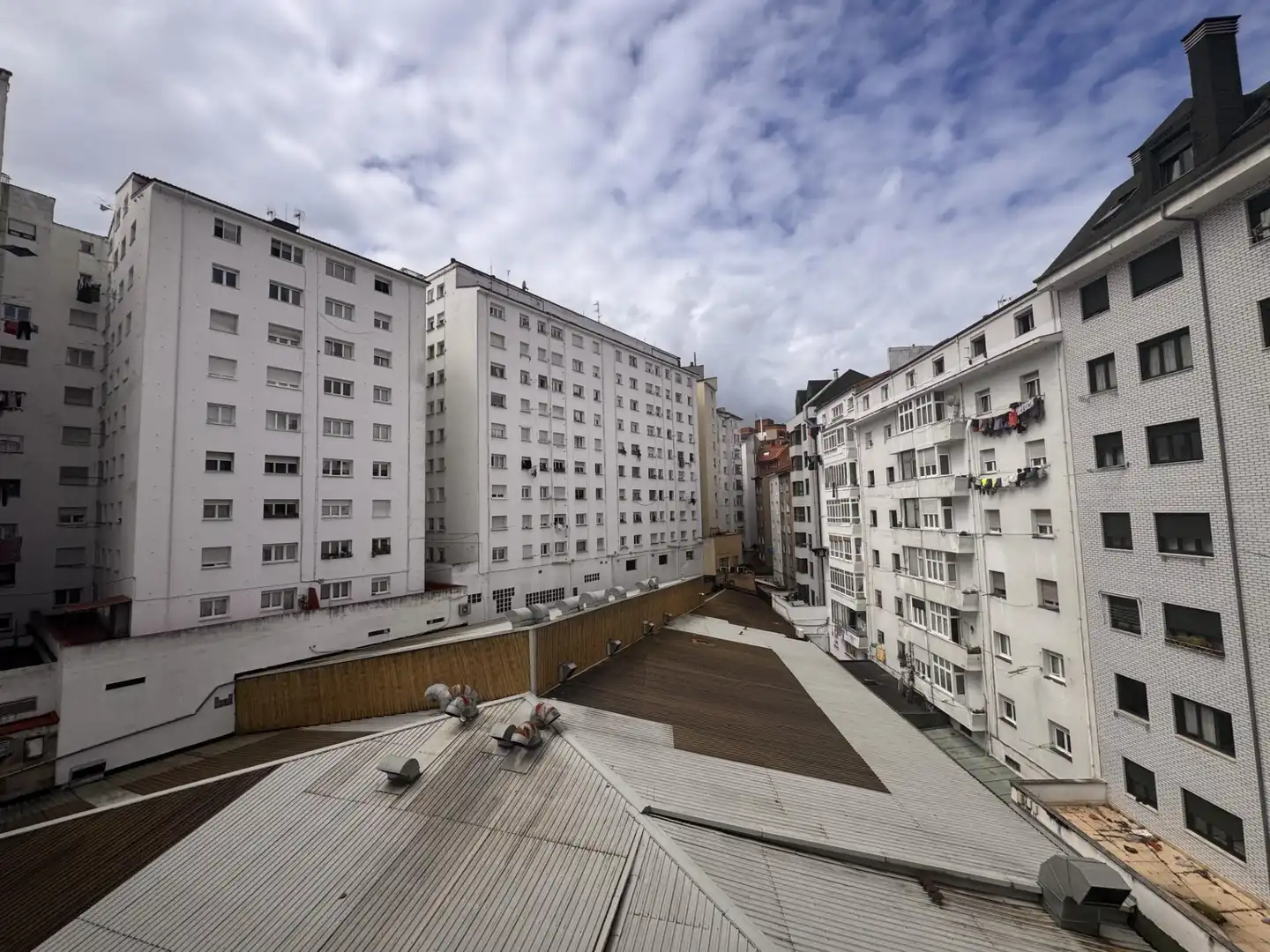 Vista exterior de Pis de lloguer en Oviedo  amb Moblat
