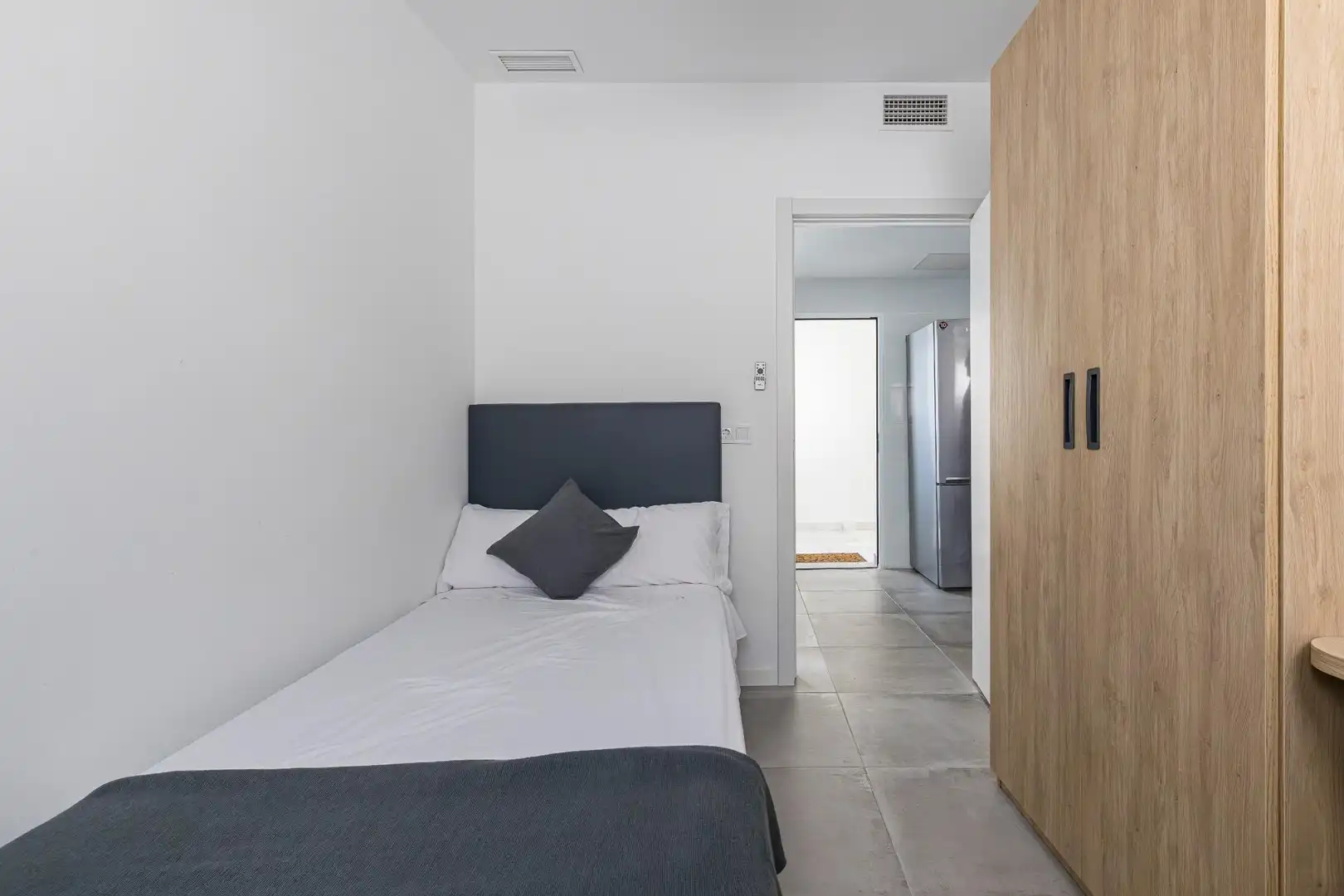 Schlafzimmer von Wohnung zur untervermieten in Murcia mit Klimaanlage, Heizung und Möbliert