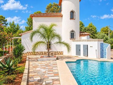 Casa con piscina en venta en ALBARDANERA 29