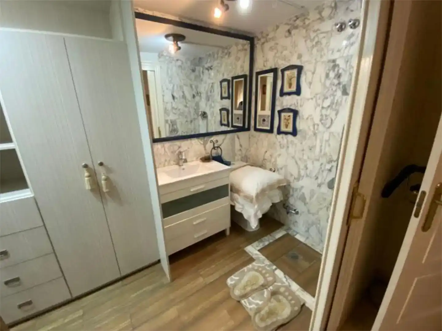 Baño de Dúplex de alquiler en Granada con Piscina y Amueblado