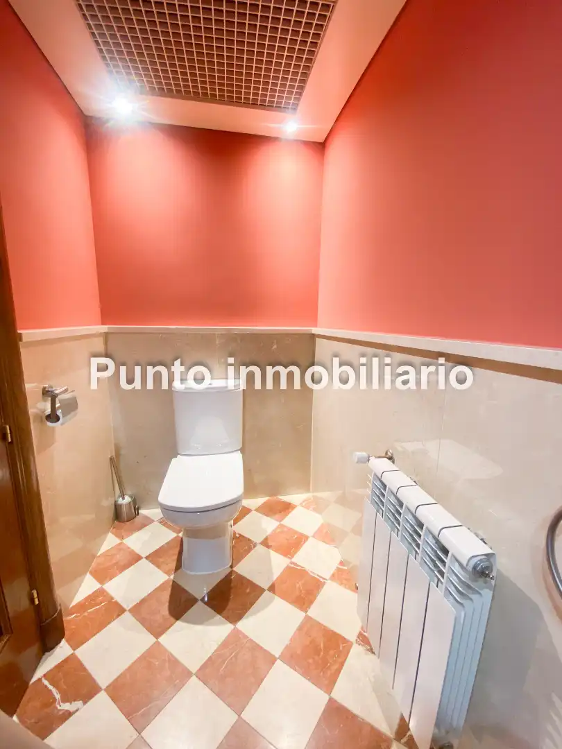 Casa adosada de alquiler en Valladolid con Aire acondicionado, Calefacción y Jardín privado