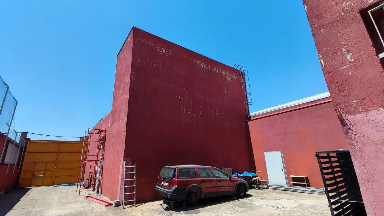 Außenansicht von Fabrikhallen zur Miete in Barberà del Vallès