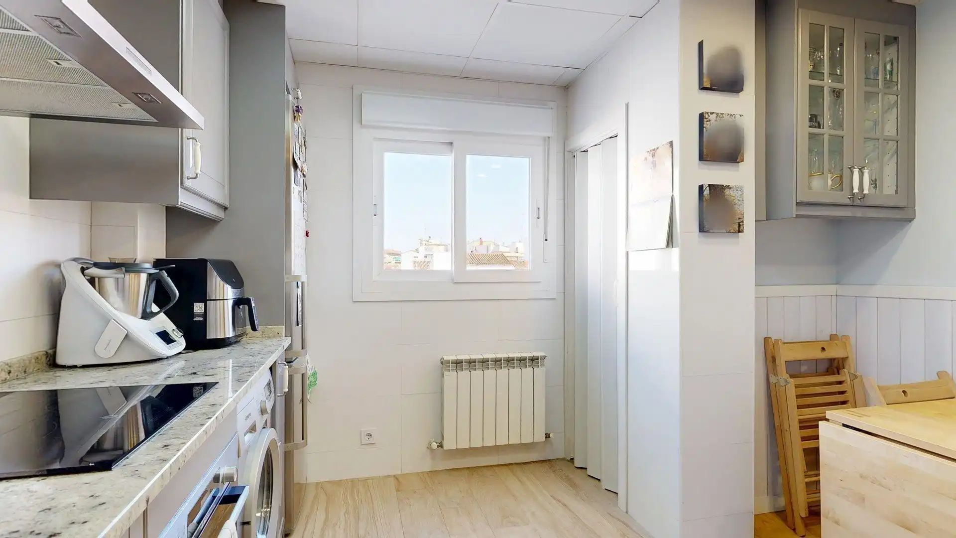Kitchen of Flat for sale in Zaragoza  with Air Conditioner, Heating and Parquet flooring