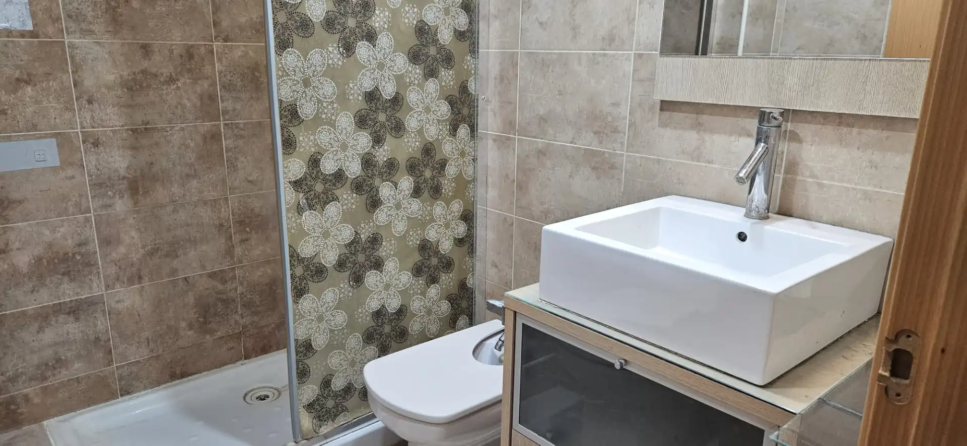 Baño de Ático en venta en Tarragona con Calefacción, Terraza y Balcón