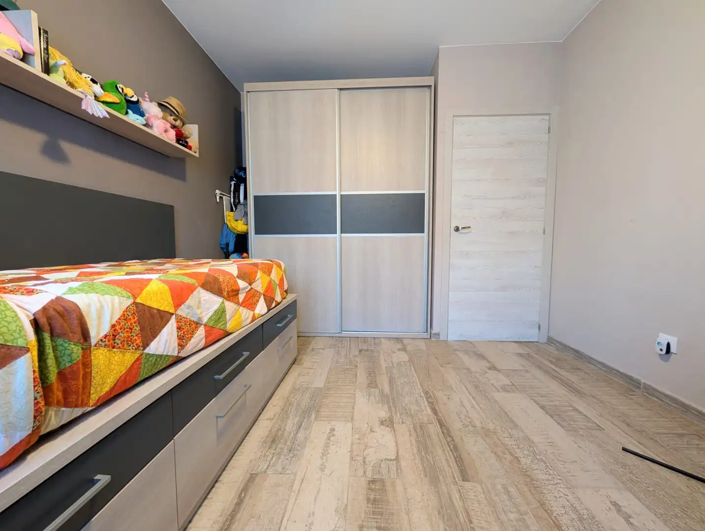 Habitación de Casa adosada en venta en Badalona con Parquet, Terraza y Trastero
