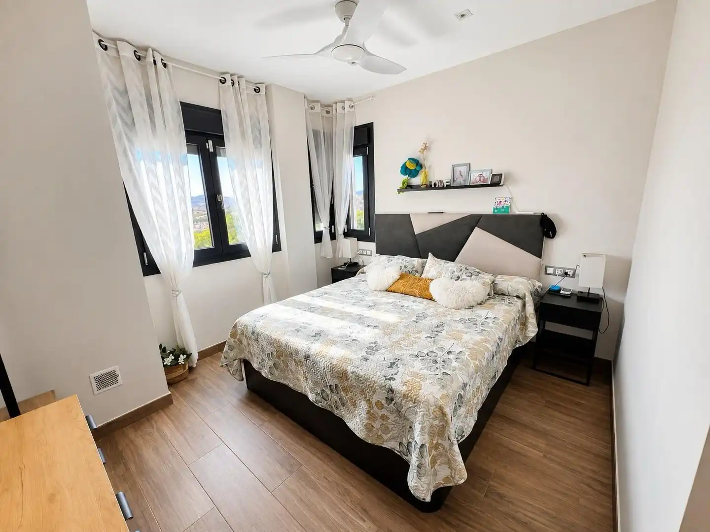 Habitación de Casa o chalet en venta en Málaga con Aire acondicionado, Calefacción y Jardín privado