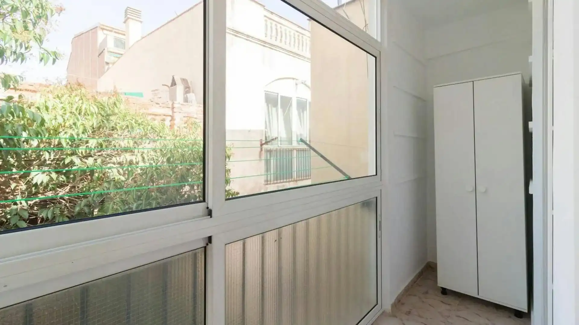 Terraza de Piso para compartir en Barcelona con Amueblado y Lavadora