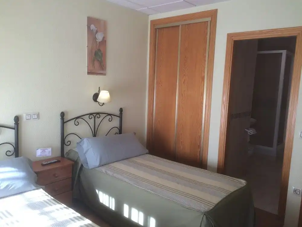 Habitación de Local en venta en El Espinar