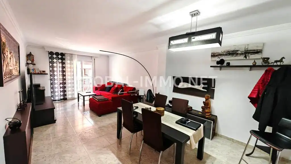 Sala de estar de Apartamento en venta en Roses con Calefacción, Terraza y Amueblado