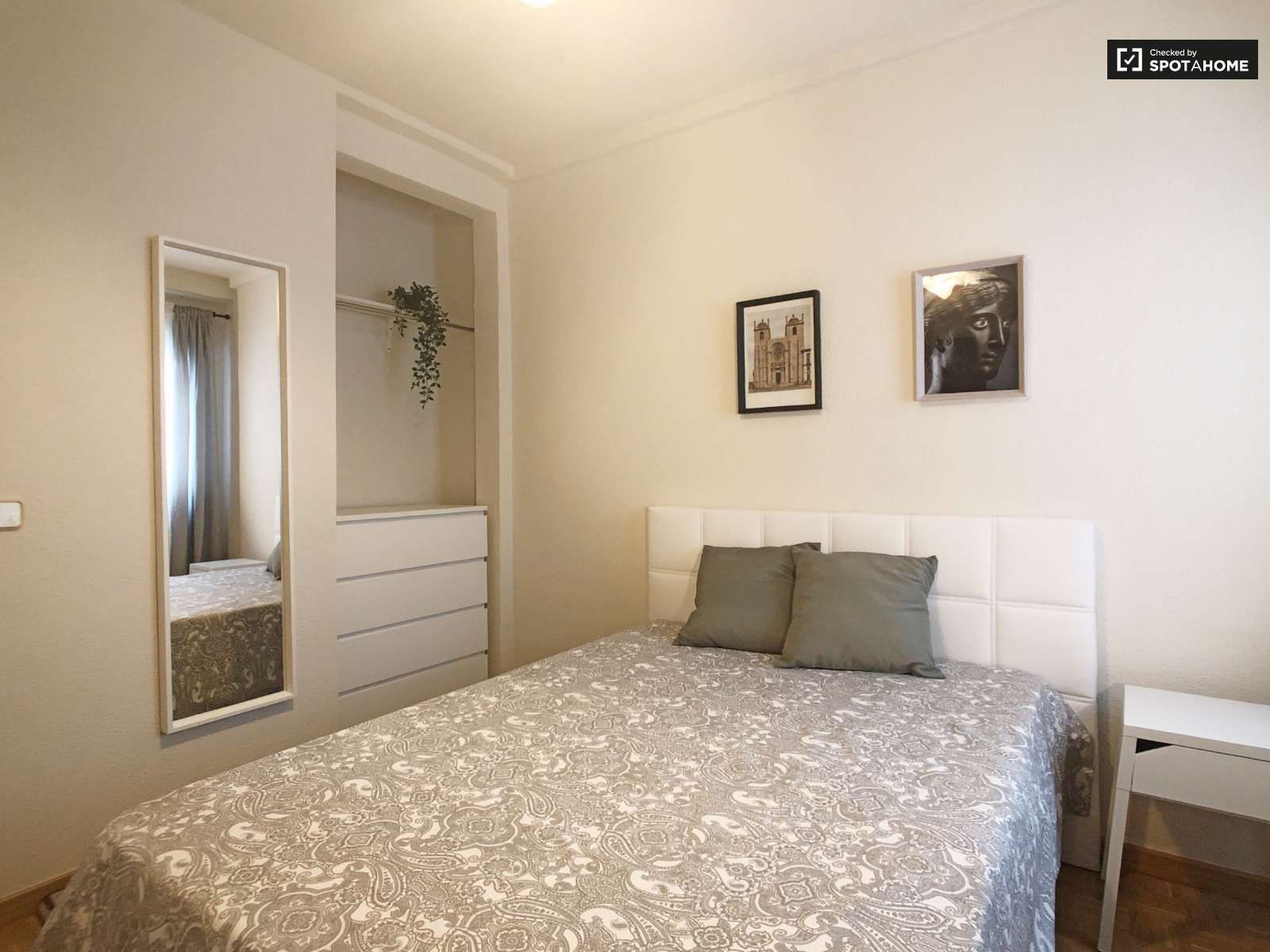 Flat to share in Cuatro Caminos - Azca