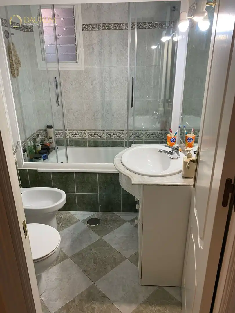 Baño de Piso en venta en Montequinto con Aire acondicionado, Calefacción y Terraza