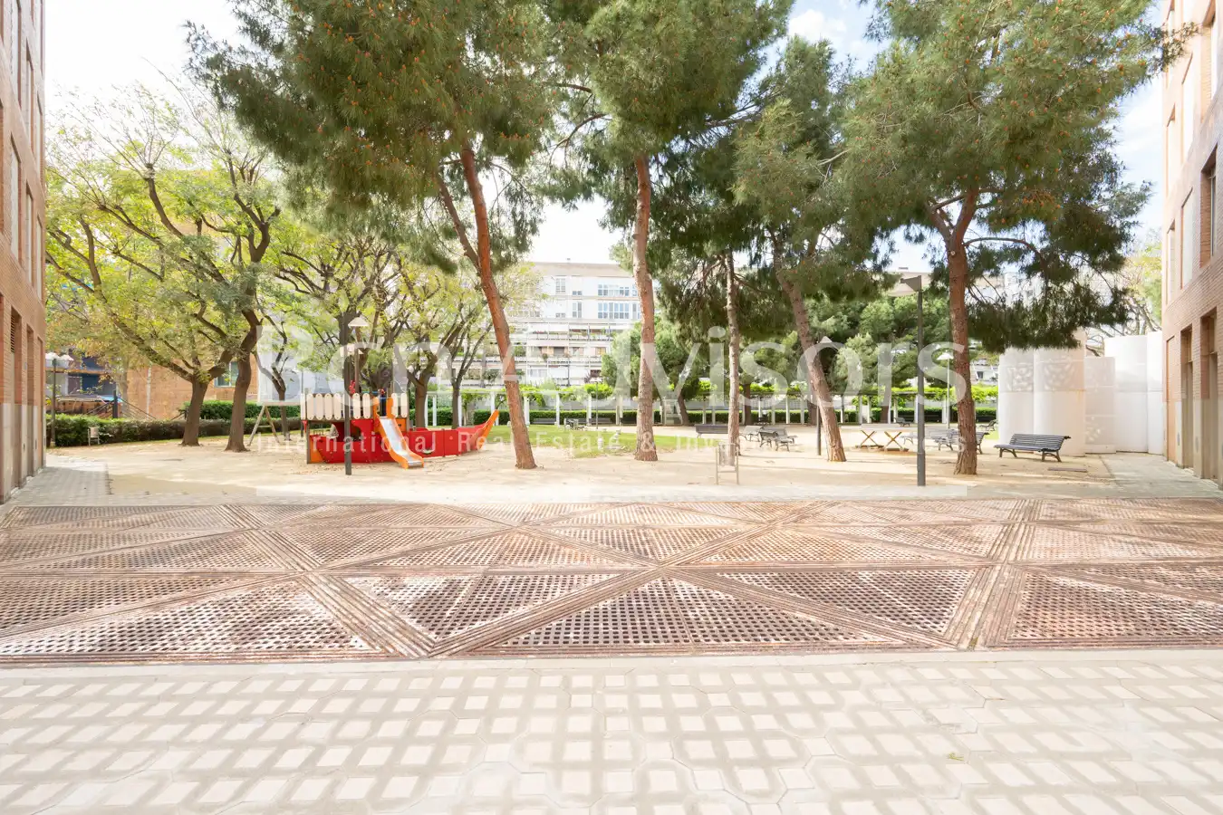 Außenansicht von Wohnung zum Verkauf in Barcelona mit Klimaanlage, Heizung und Parkett