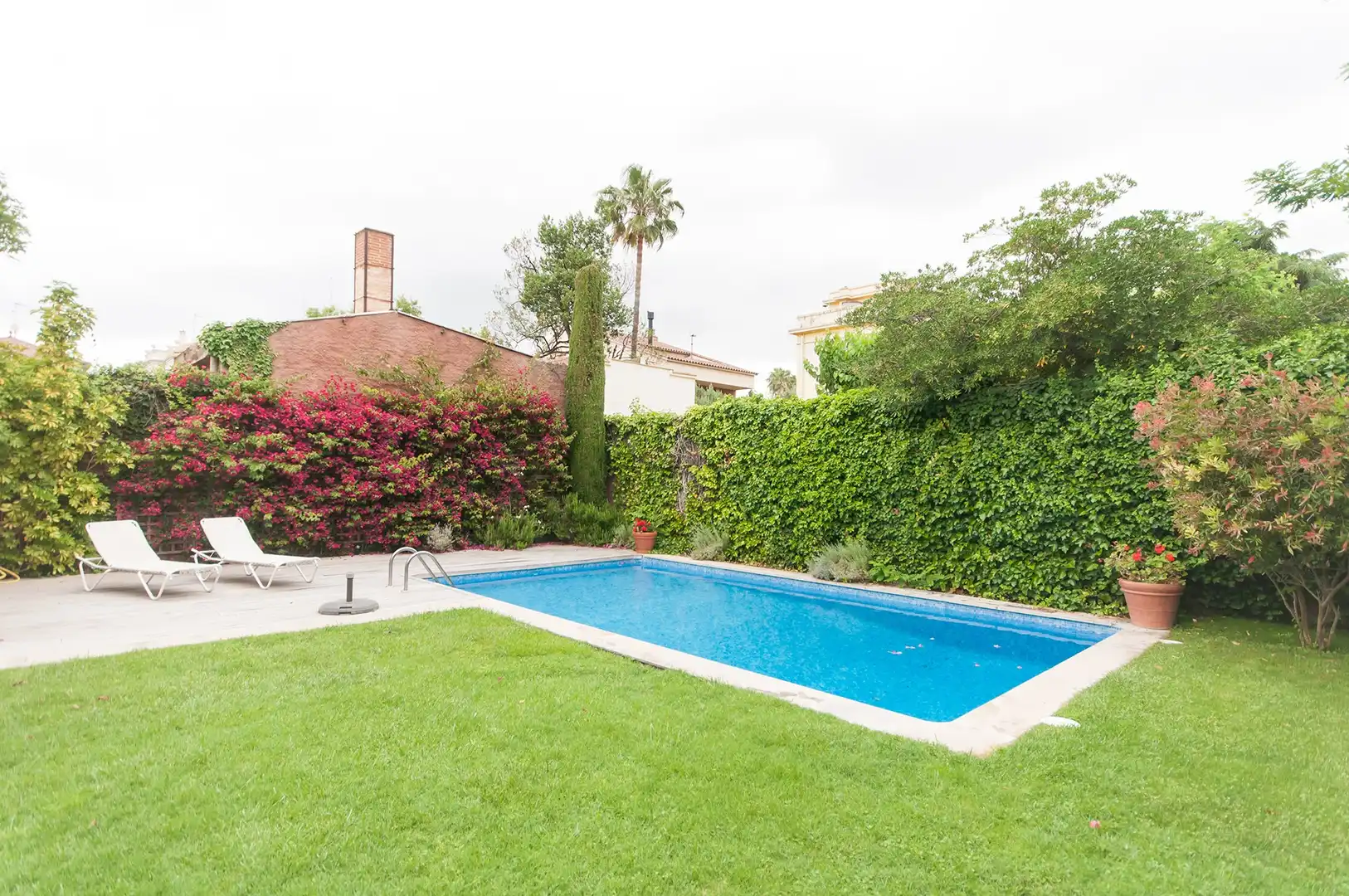 Swimming pool of Houses for rent in Sant Just Desvern  with Air Conditioner, Heating and Terrace