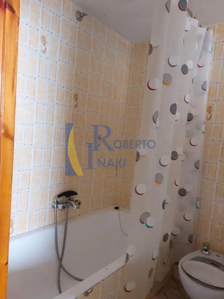 Bany de Casa o xalet en venda en Villabraz amb Jardí privat