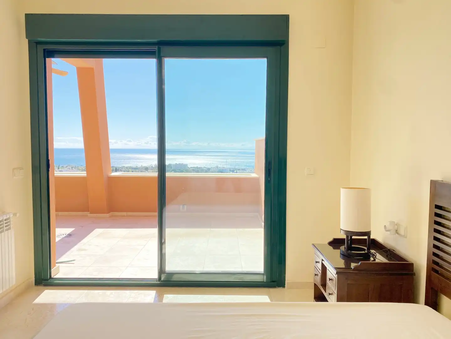 Vista exterior de Ático en venta en Marbella con Aire acondicionado, Terraza y Trastero