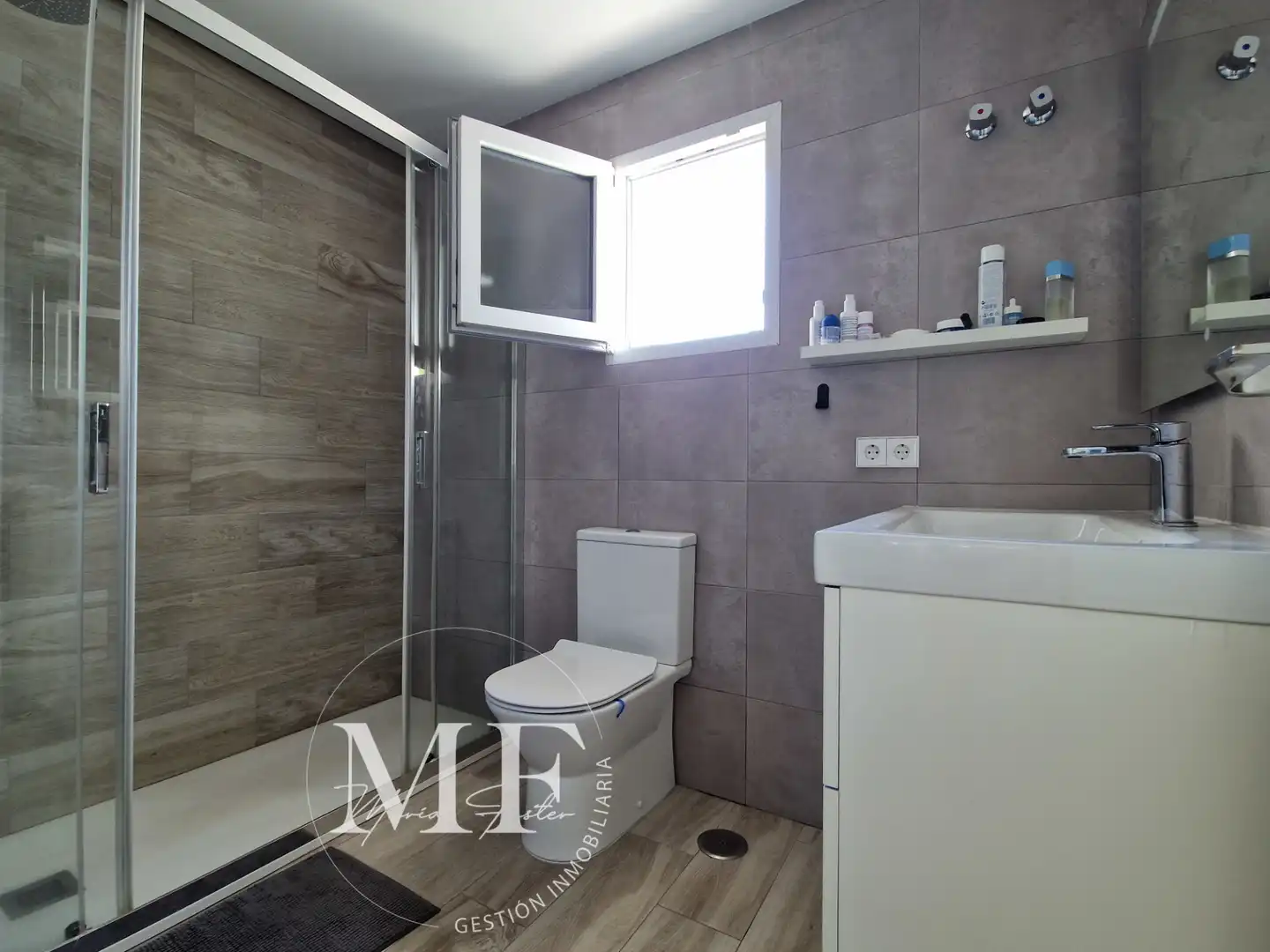 Bathroom of Houses for sale in Mutxamel  with Air Conditioner, Heating and Private garden