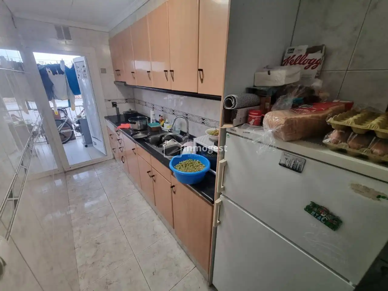 Cuina de Pis en venda en Salt amb Balcó