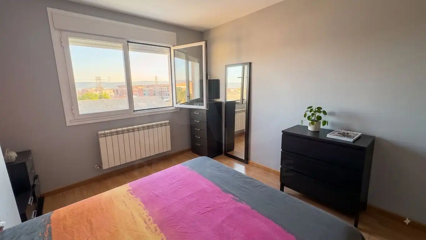 Schlafzimmer von Wohnung zum Verkauf in Villaquilambre mit Heizung