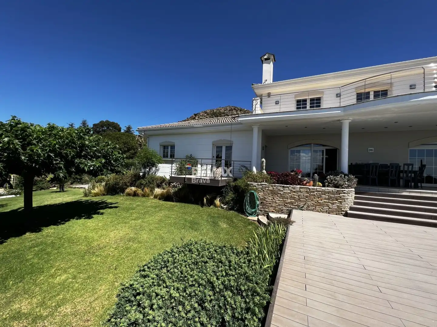 Vista exterior de Casa o xalet en venda en Pau amb Aire condicionat, Jardí privat i Terrassa
