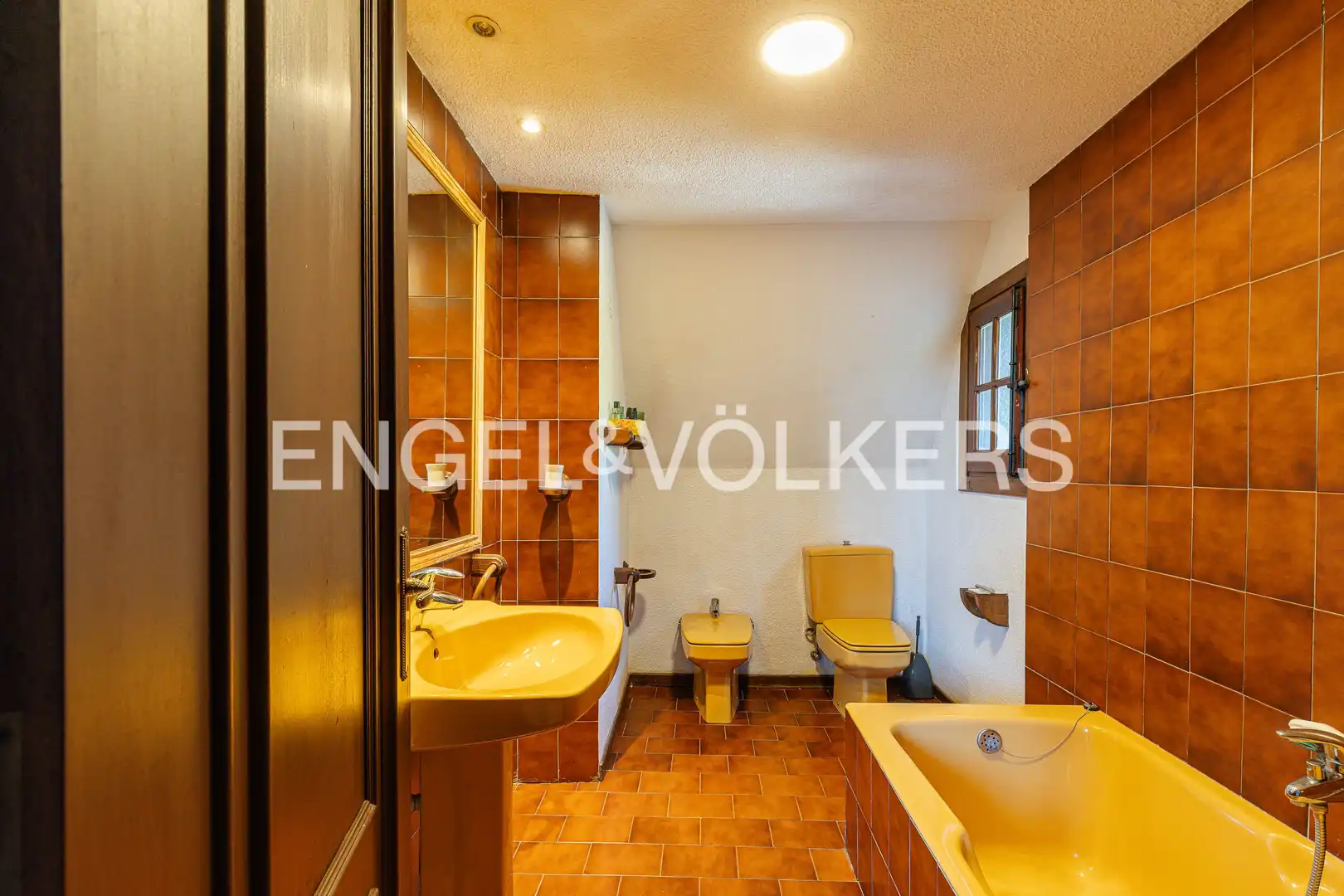 Baño de Casa o chalet en venta en Pozuelo de Alarcón con Calefacción, Jardín privado y Piscina