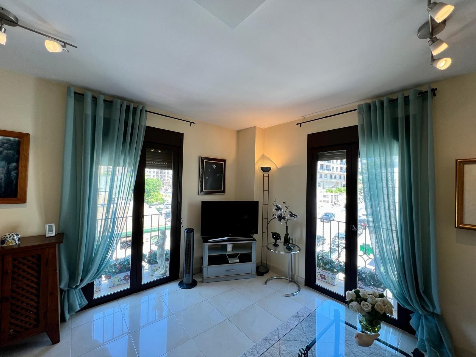 Exterior view of Apartment for sale in Fuengirola  with Air Conditioner and Community pool