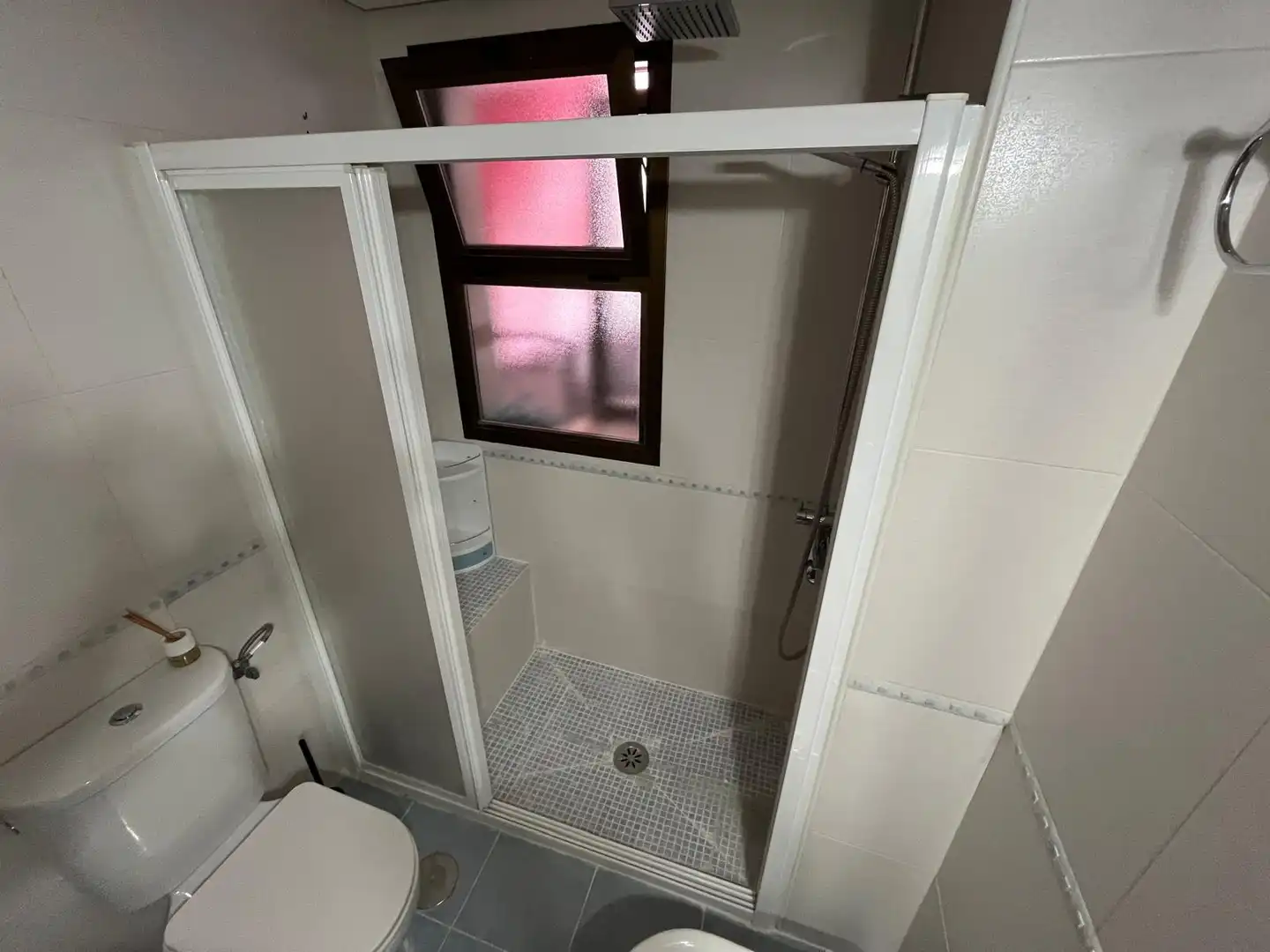 Bathroom of Flat for rent in Torremolinos  with Air Conditioner, Terrace and Pets allowed