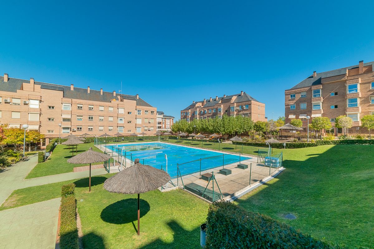 Swimming pool of Flat for sale in Majadahonda  with Heating, Terrace and Storage room