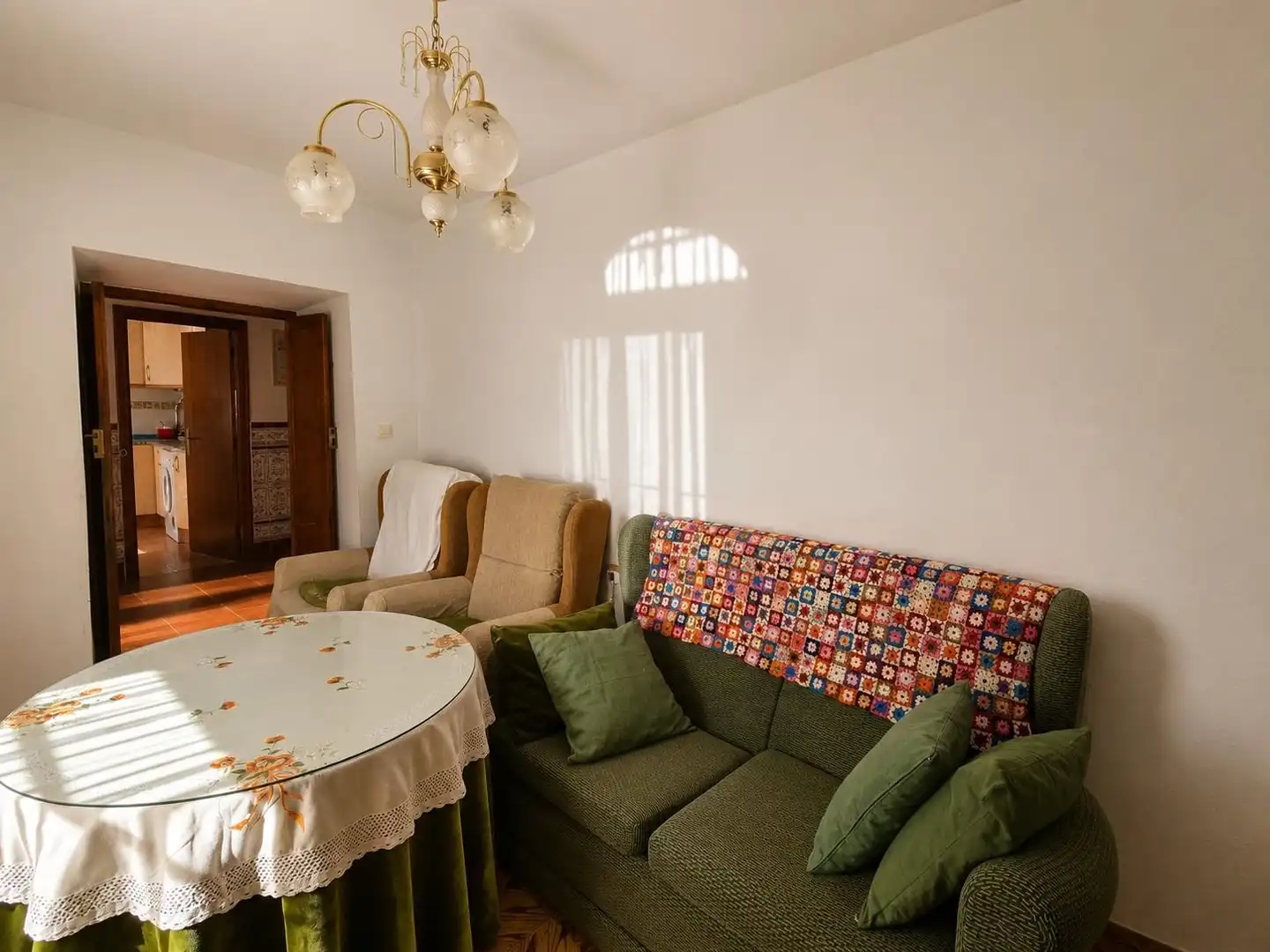 Sala de estar de Casa o chalet en venta en Casas de Millán con Calefacción, Terraza y Trastero