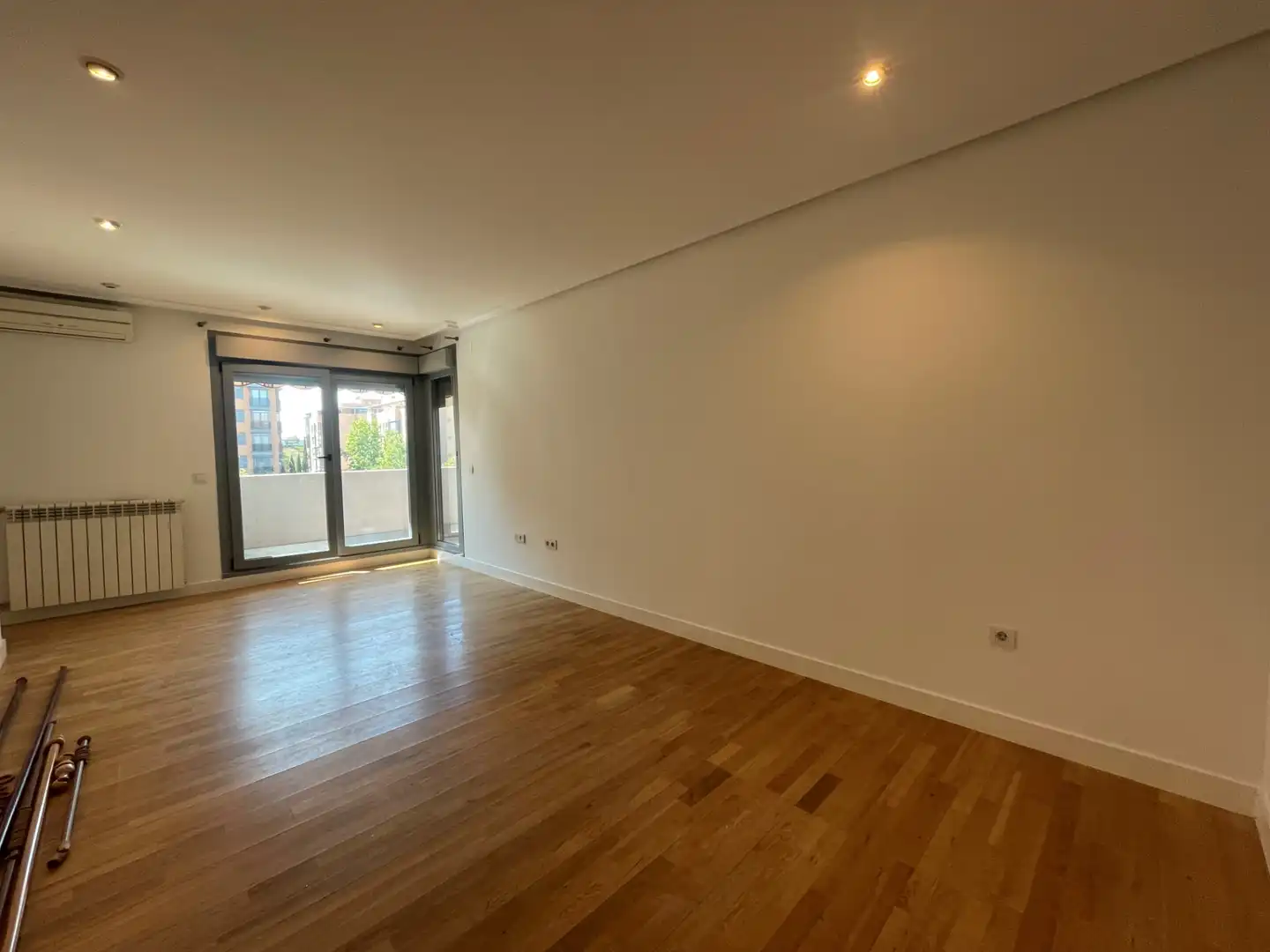 Sala d'estar de Pis de lloguer en Madrid amb Aire condicionat, Calefacció i Terrassa