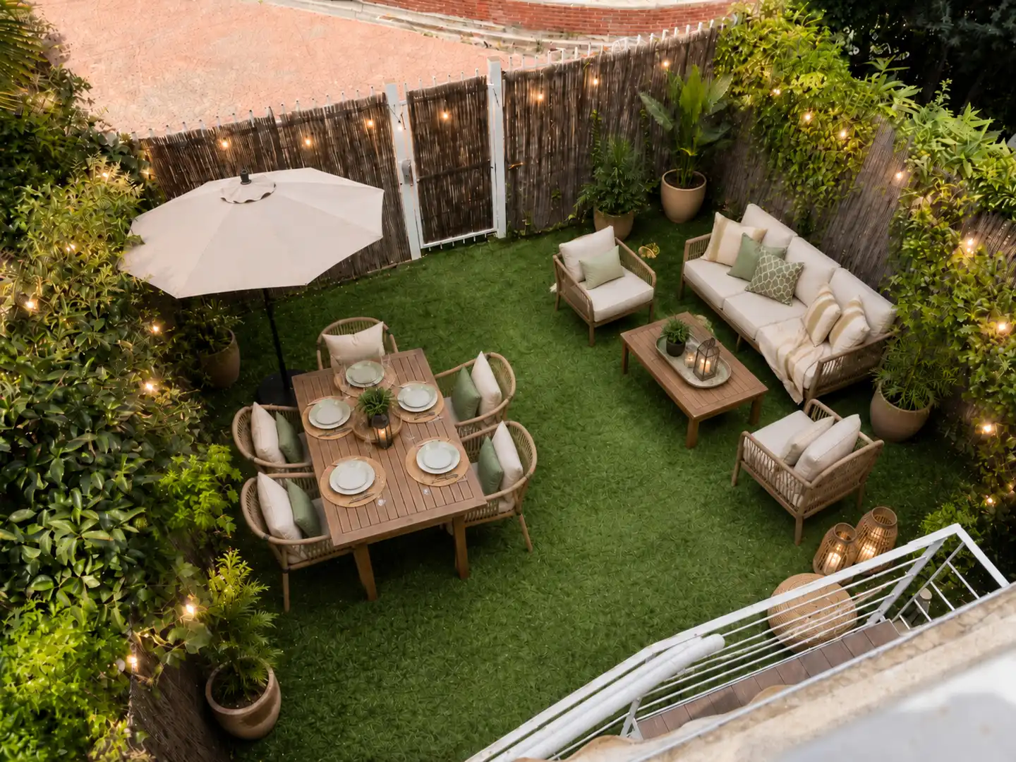 Terrasse von Einfamilien-Reihenhaus zur Miete in Club de Campo mit Klimaanlage, Heizung und Privatgarten