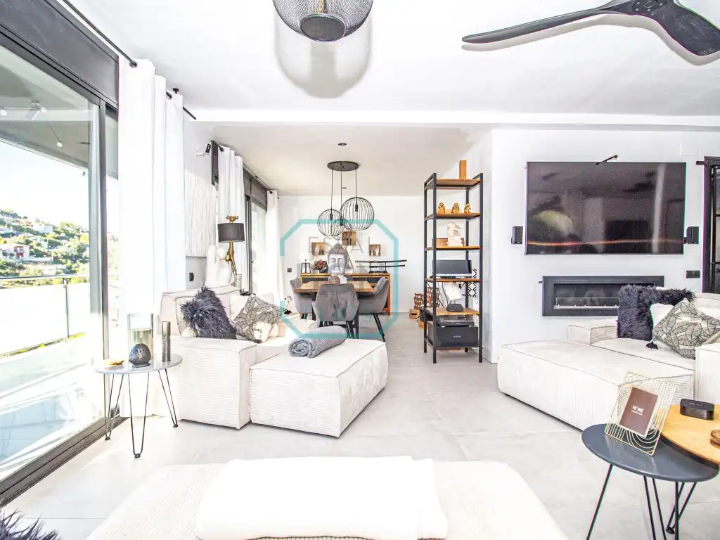 Wohnzimmer von Haus oder Chalet zum Verkauf in Calafell mit Klimaanlage, Schwimmbad und Balkon