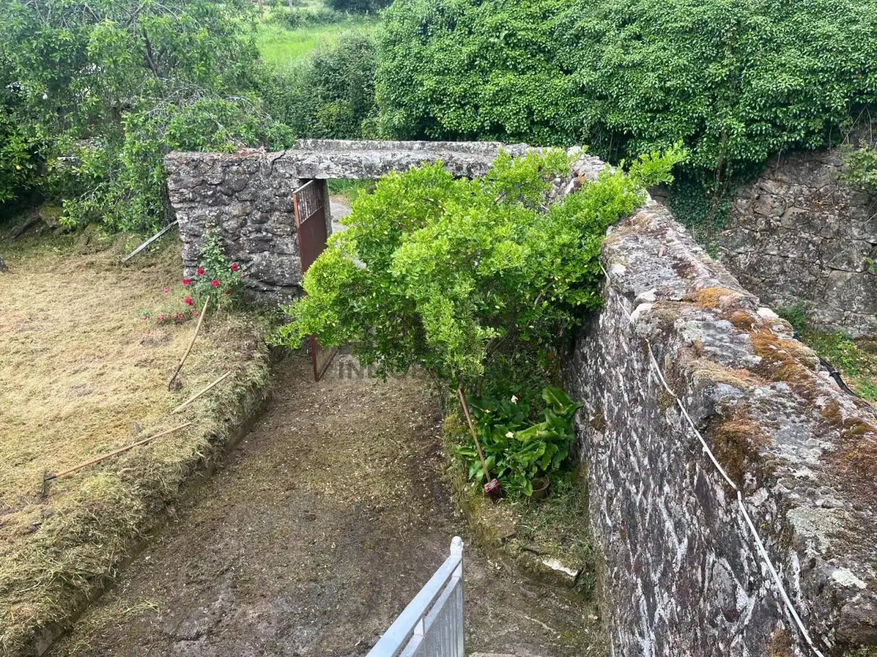 Casa o xalet en venda en Lobeira amb Jardí privat