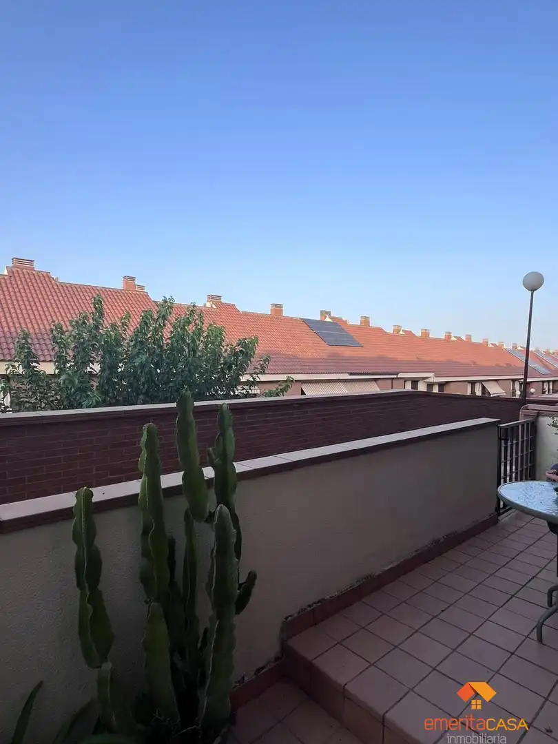 Villa con piscina in vendita a Oeste, imagen 4