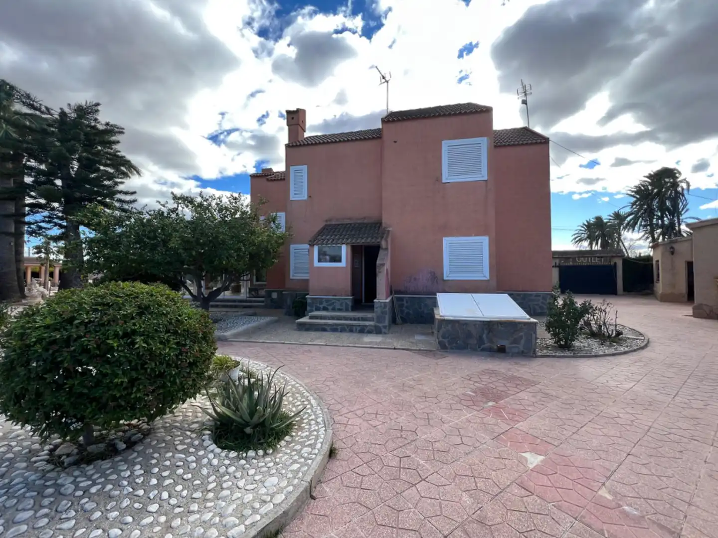 Exterior view of Houses for sale in Elche / Elx  with Heating, Terrace and Storage room