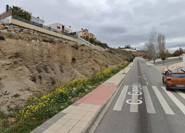 Terreno residencial en Venta en Calle Gredos en Altos de la Zubia