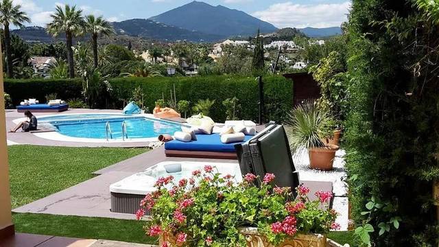 Casa-chalet en Venta en Nueva Andalucía centro