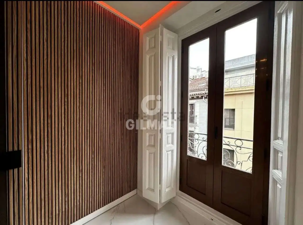 Piso en venta en Madrid con Calefacción, Trastero y Amueblado