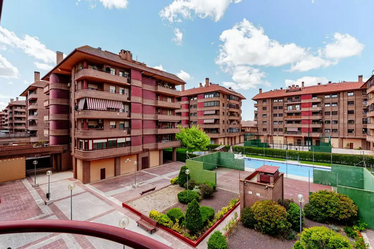 Wohnung zum Verkauf in Calle Rosa Chacel, Ciudad 10
