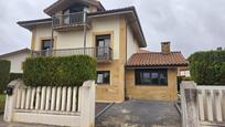 Exterior view of House or chalet for sale in Santa Cruz de Bezana  with Terrace and Balcony