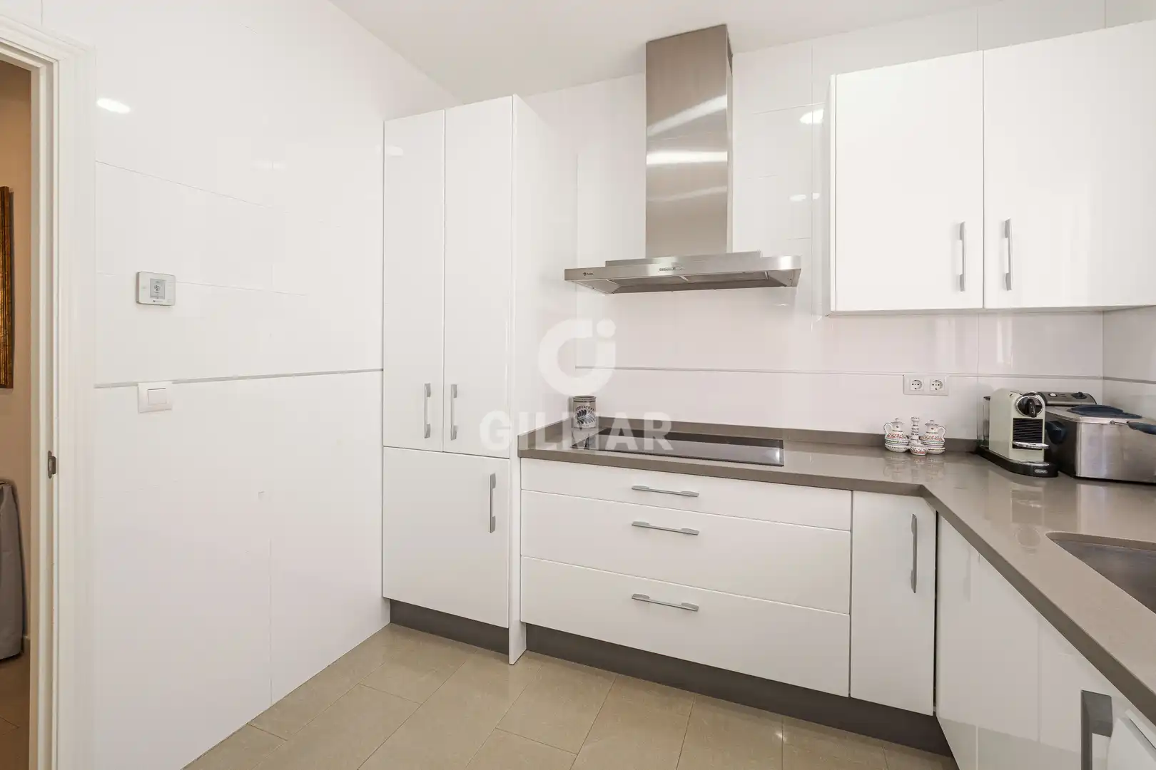 Kitchen of Flat for sale in Sevilla  with Heating, Storage room and Balcony