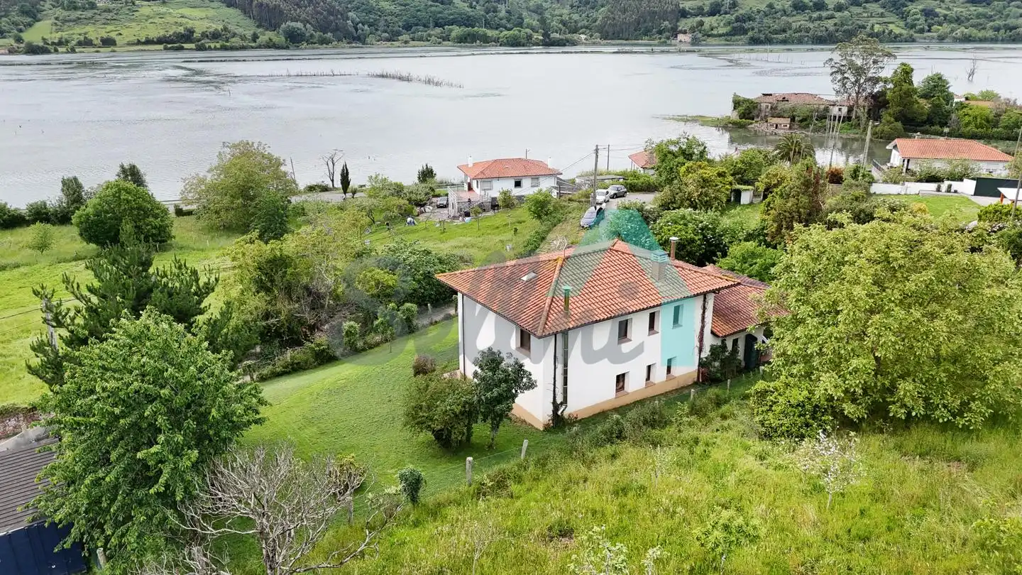 Casa o chalet en venta en Villaviciosa con Calefacción, Jardín privado y Parquet