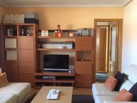 Sala d'estar de Pis en venda en Ciudad Real Capital amb Aire condicionat, Piscina i Balcó
