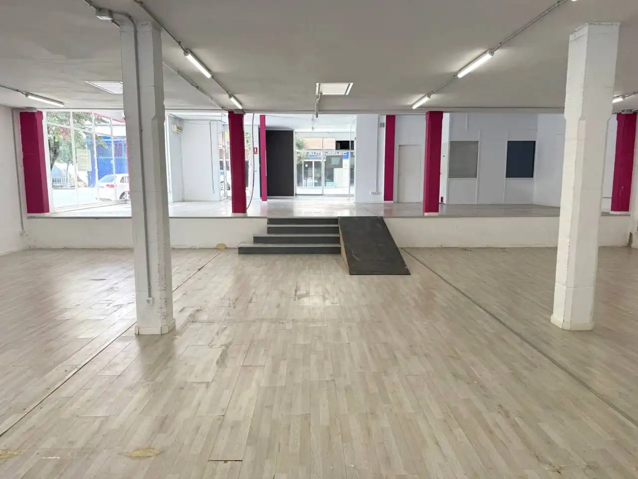 Local comercial en venda a Llevant, imagen 6