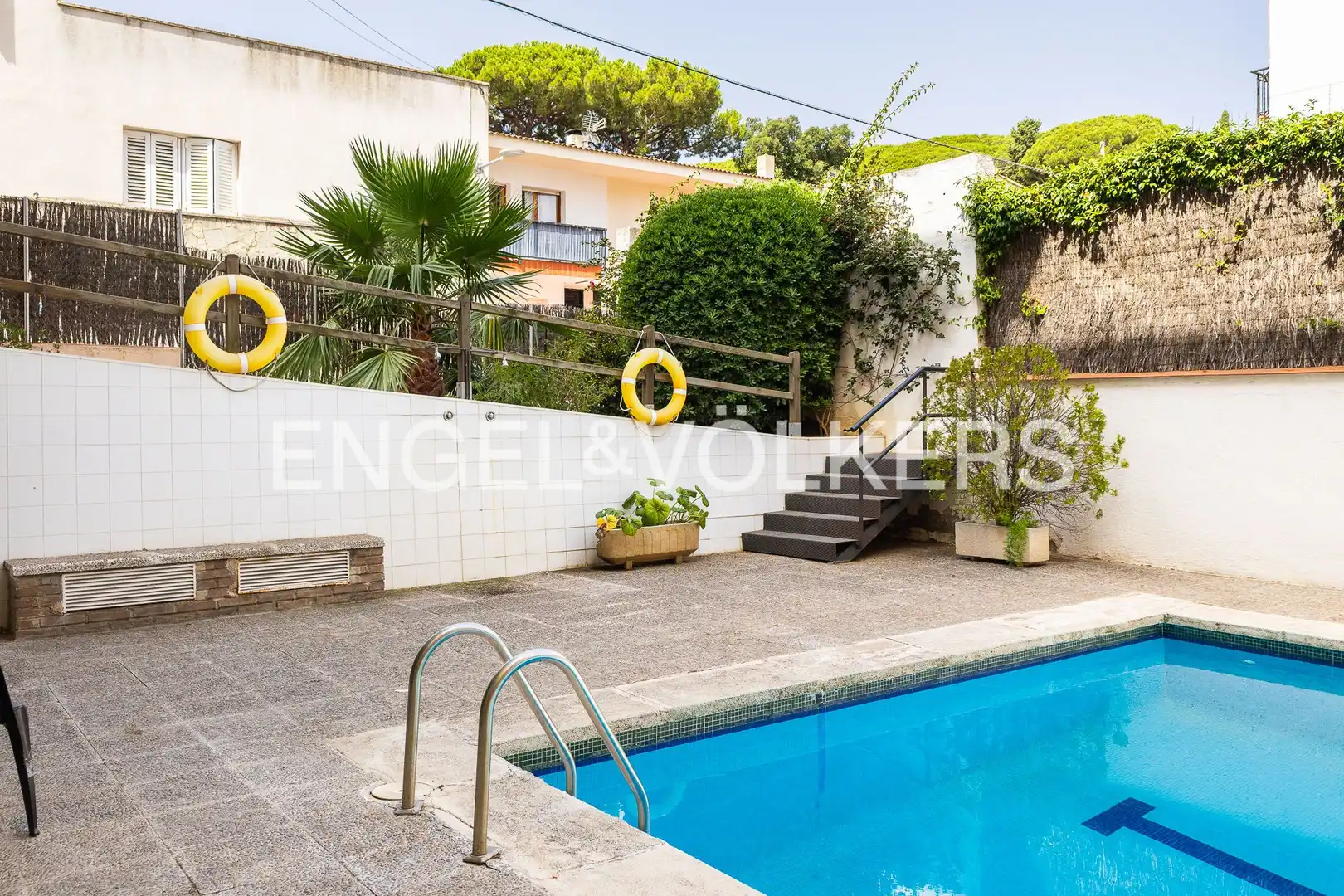 Swimming pool of Flat for sale in Sant Andreu de Llavaneres  with Heating, Parquet flooring and Terrace