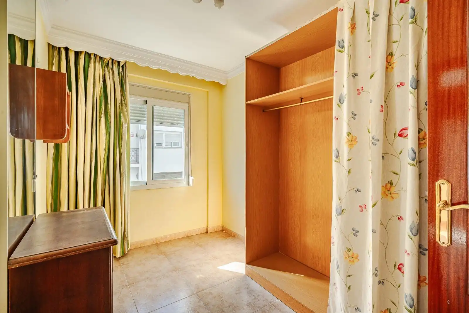 Schlafzimmer von Wohnungen zum Verkauf in Estepona mit Möbliert