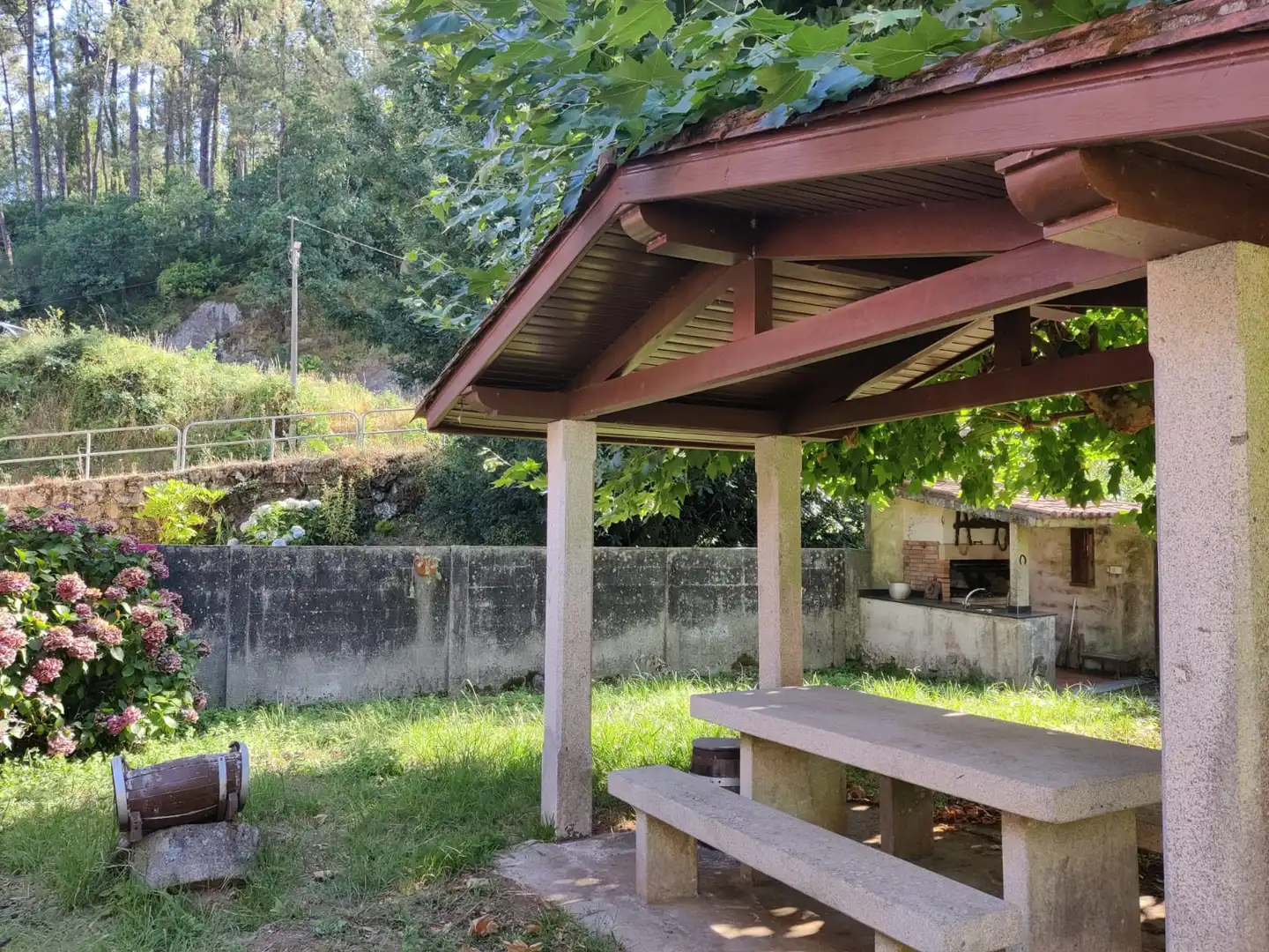 Terrassa de Finca rústica en venda en Boiro amb Jardí privat