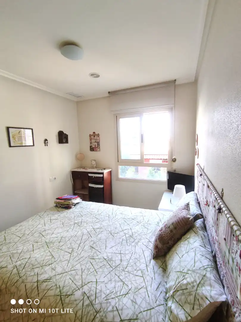 Schlafzimmer von Wohnung zur Miete in Elche / Elx mit Möbliert, Ofen und Waschmaschine