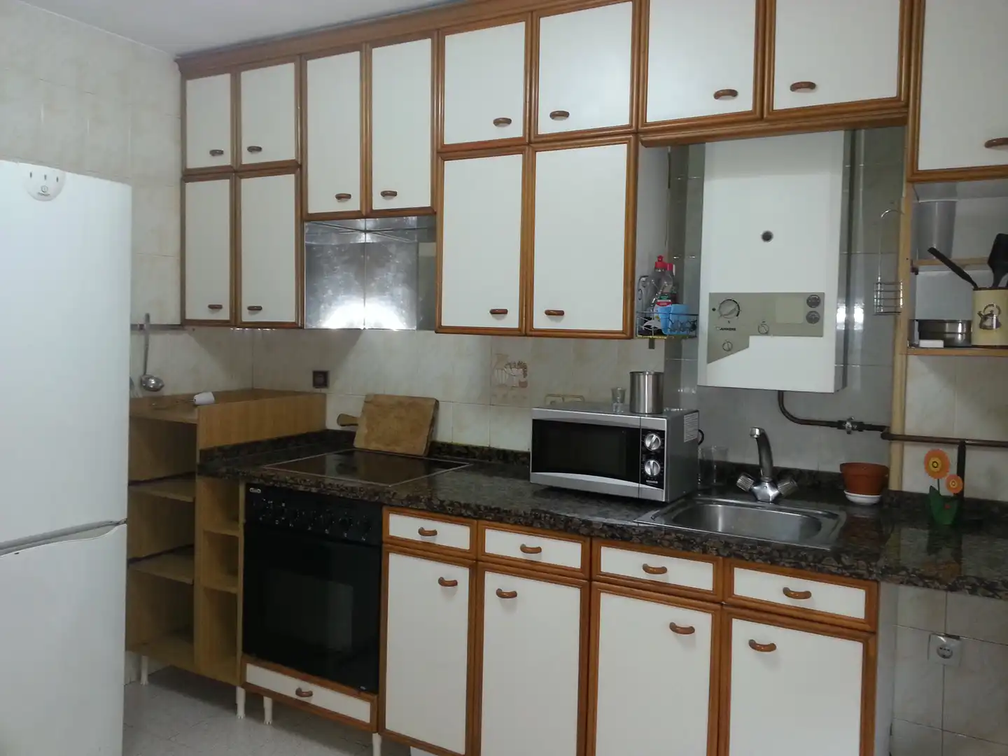 Cocina de Piso en venta en Gijón  con Calefacción