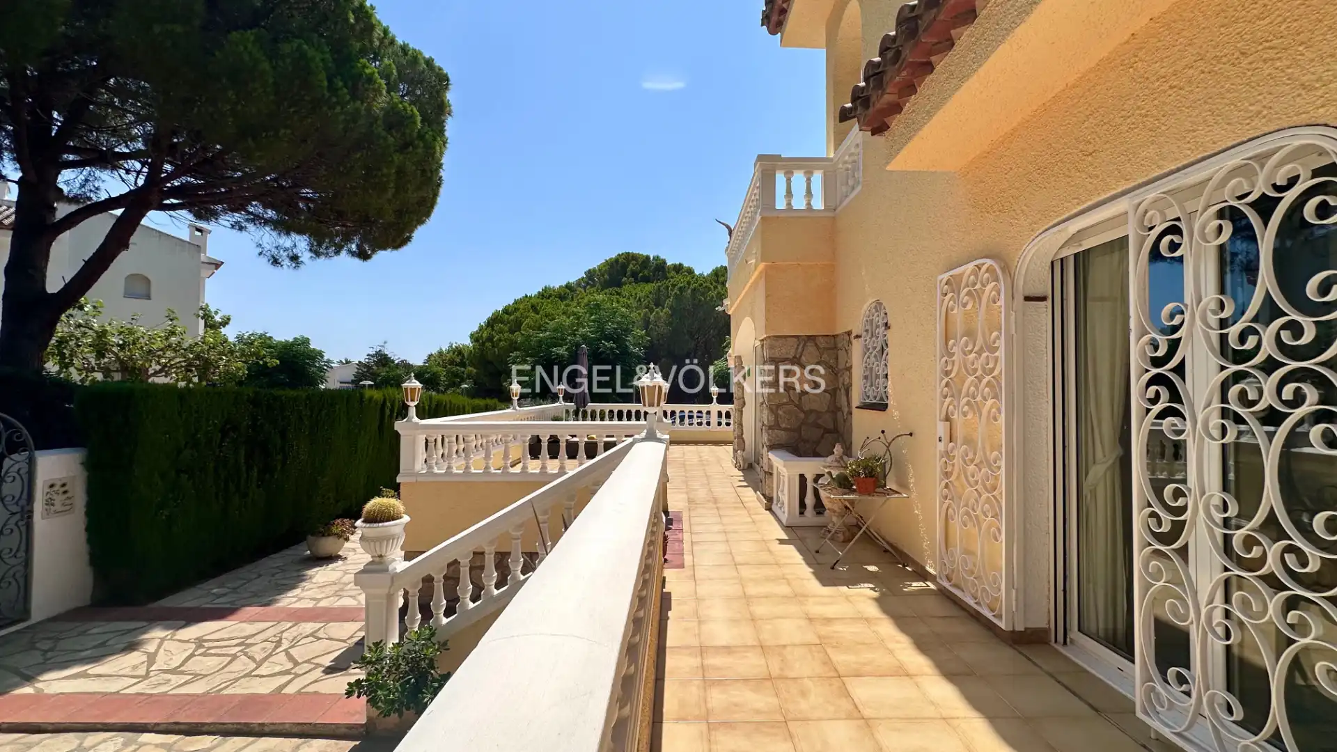 Vista exterior de Casa o chalet en venta en Mont-roig del Camp con Aire acondicionado, Calefacción y Jardín privado
