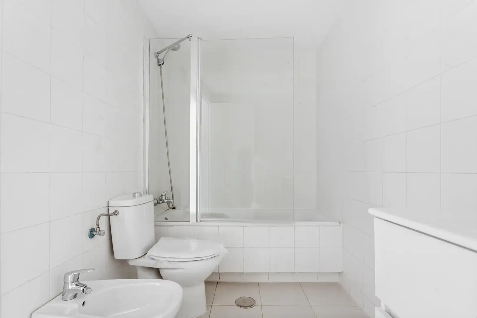 Baño de Piso en venta en Madrid con Calefacción, Terraza y Horno